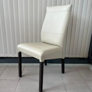Silla Kendor Tapizado Patas Enfundadas